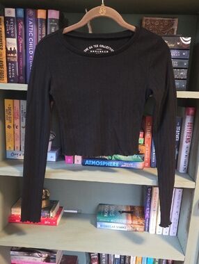 Aeropostale Black Ribbed Long Sleeve Crop Top